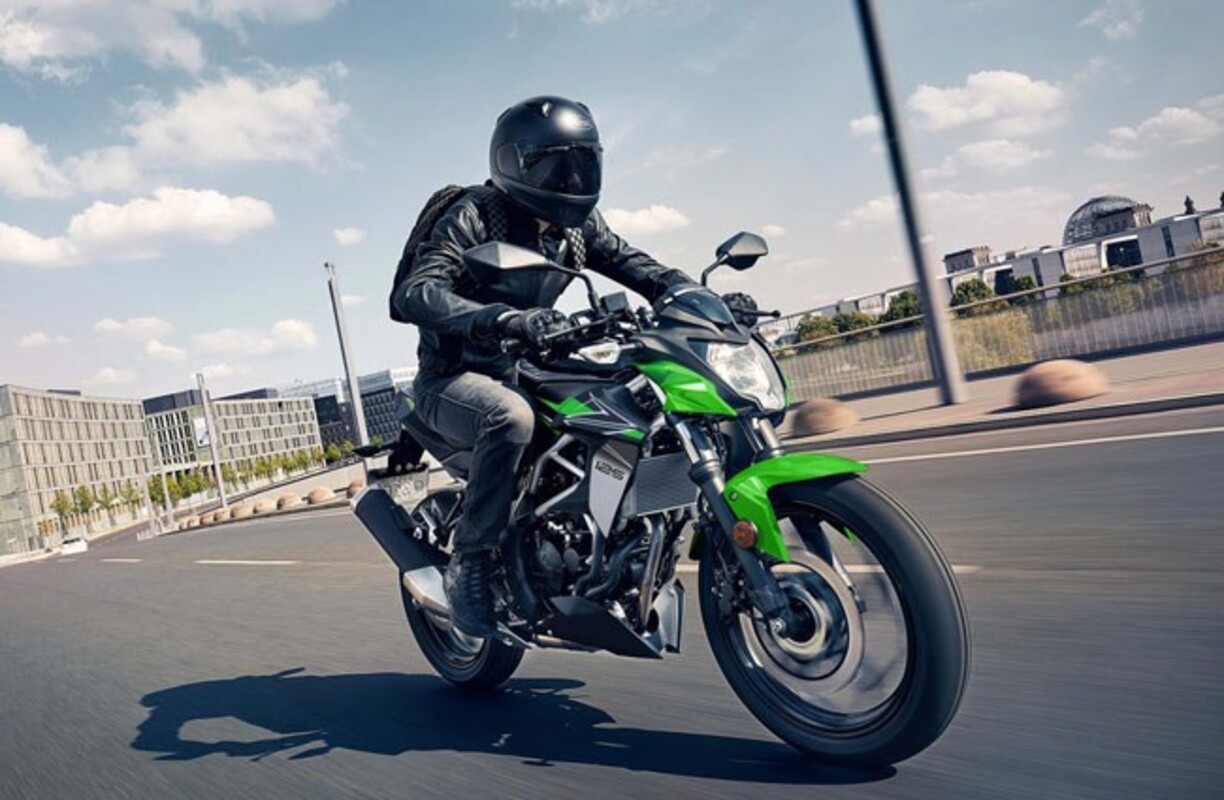 motocicleta Kawasaki Z125